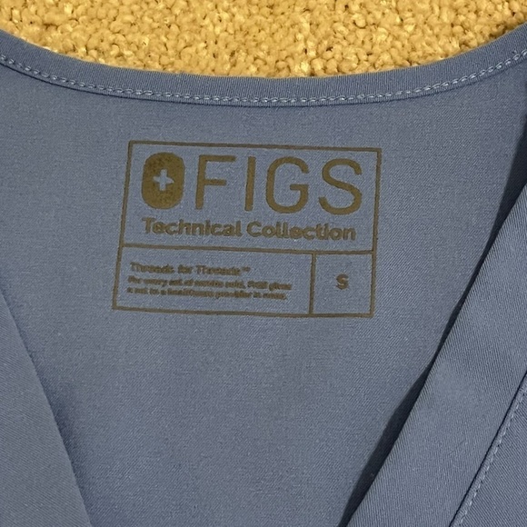 Figs Technical Collection Light Blue Catarina One Pocket Scrub Top Size Small - Picture 4 of 6
